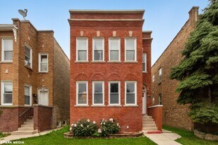 1621 N McVicker Ave in Chicago, IL - Building Photo