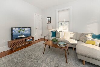 172 Boylston St, Unit 303 in Boston, MA - Building Photo - Building Photo
