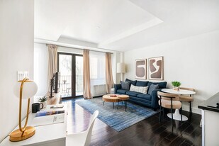 809 9th Ave in New York, NY - Building Photo