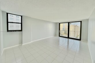 290 174th St in Sunny Isles Beach, FL - Building Photo - Building Photo