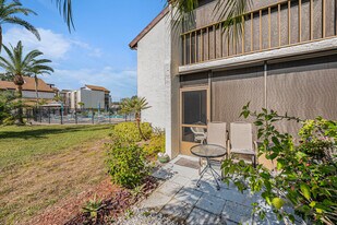 2211 Belleair Rd, Unit D4 in Clearwater, FL - Building Photo