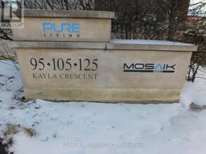 105 Kayla Crescent in Vaughan, ON - Building Photo - Building Photo