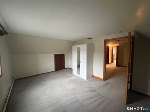 16 Raymond Rd in Woodbridge, CT - Building Photo - Building Photo