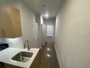 111 Park Dr in Boston, MA - Building Photo - Building Photo