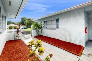 4017 Audubon Dr in Largo, FL - Building Photo