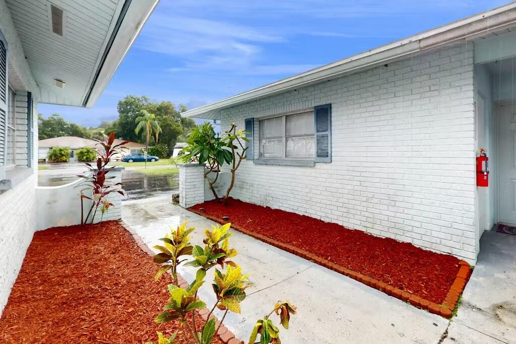 4017 Audubon Dr in Largo, FL - Building Photo