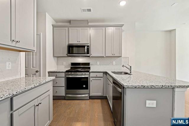 69 Arnold Dr in Wood Ridge, NJ - Building Photo