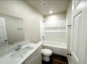 207 Gray St in Yukon, OK - Building Photo - Building Photo