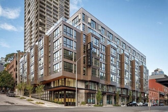 Elara at the Market in Seattle, WA - Foto de edificio - Building Photo