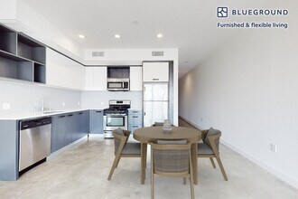 10810 Palms Blvd in Los Angeles, CA - Foto de edificio - Building Photo