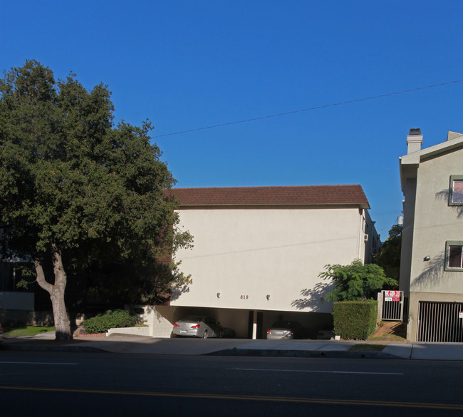 619 E Olive Ave in Burbank, CA - Building Photo - Building Photo