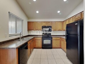 1651 W Quick Draw Way in Queen Creek, AZ - Foto de edificio - Building Photo