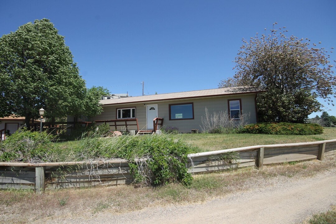 2202 3rd St S in Great Falls, MT - Building Photo