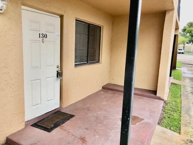 6043 10th Ave N in Greenacres, FL - Building Photo - Building Photo