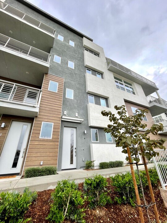 2088 Bravo Loop in Chula Vista, CA - Building Photo