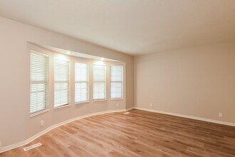 8017 S 2100 E in South Weber, UT - Foto de edificio - Building Photo