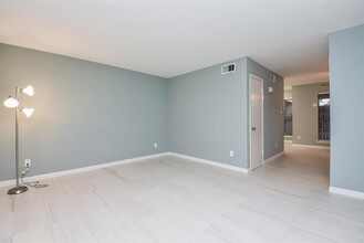 5100 Allendale Rd in Houston, TX - Building Photo - Building Photo