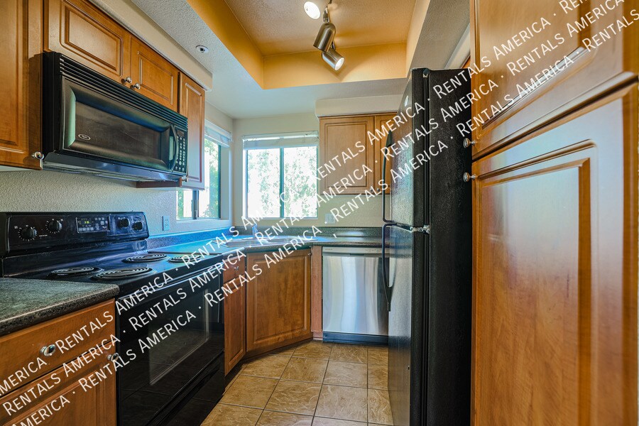 7008 E Gold Dust Ave in Paradise Valley, AZ - Foto de edificio