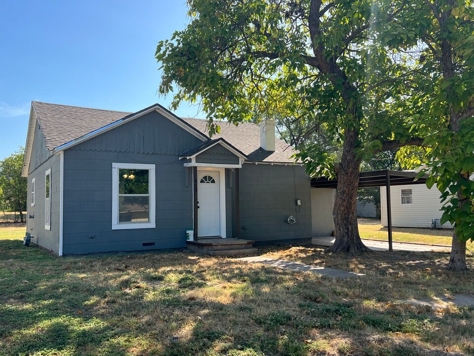 415 Coke St in Gorman, TX - Building Photo