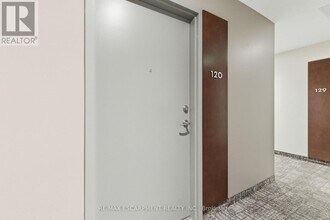 1 Redfern Ave in Hamilton, ON - Building Photo - Building Photo