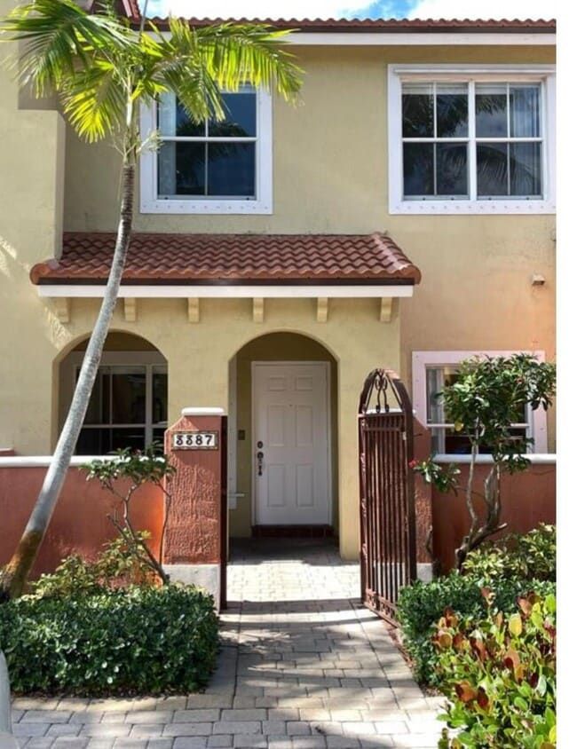 property at 3389 Merrick Ct