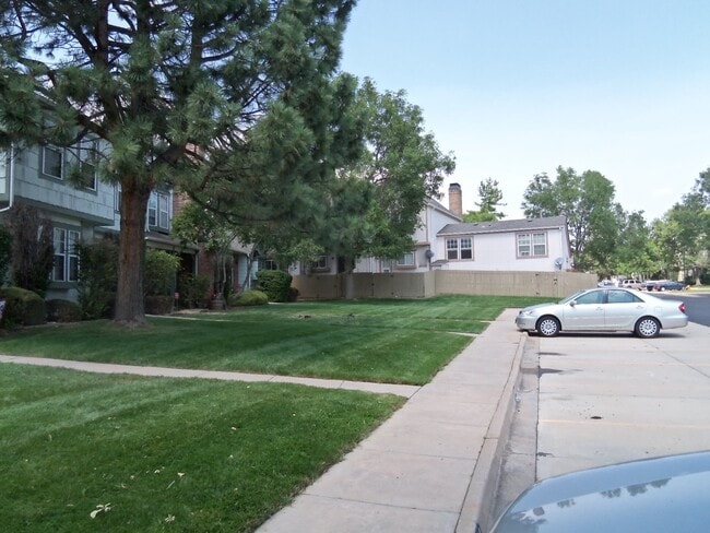9644 W Chatfield Ave in Littleton, CO - Building Photo - Building Photo