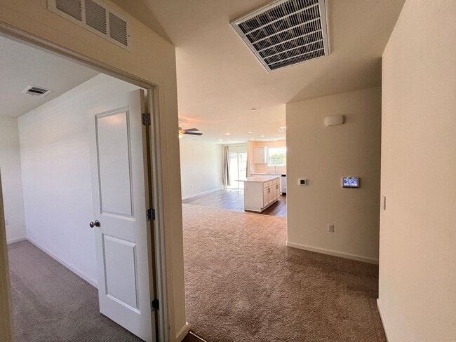 8603 Lunascape Ave in Bakersfield, CA - Building Photo - Building Photo