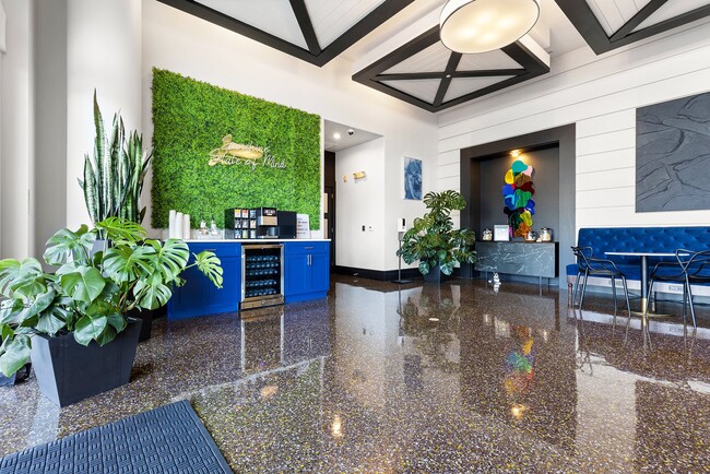 Mosaic Westshore in Tampa, FL - Foto de edificio - Building Photo