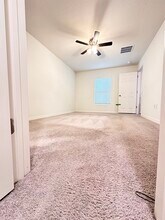 108 Maple Dr in Poinciana, FL - Building Photo - Building Photo