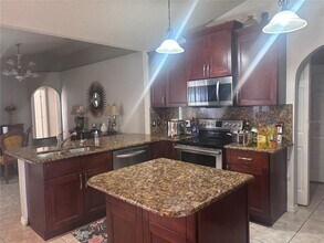 977 Alsace Dr in Kissimmee, FL - Building Photo - Building Photo