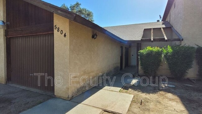 property at 5804 W Robinwood Ave