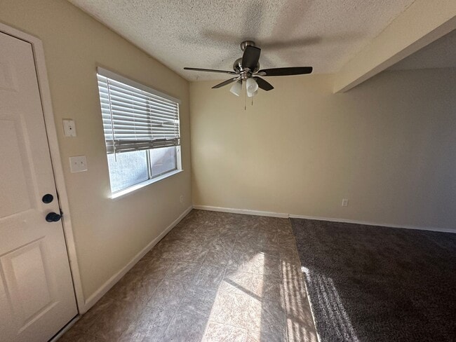 3333 El Encanto Ct in Bakersfield, CA - Building Photo - Building Photo