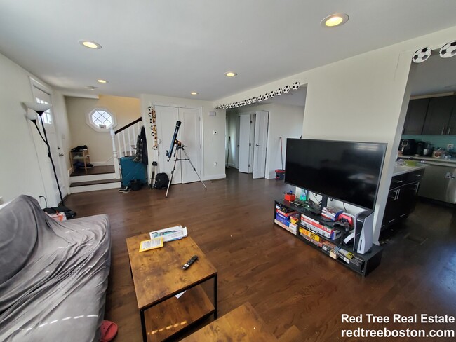 property at 77 Rock Glen Rd