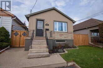 551 Barnaby St in Hamilton, ON - Building Photo - Building Photo