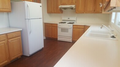 265 NW Terre View Dr in Pullman, WA - Foto de edificio - Building Photo