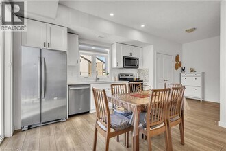 405 Myers Rd in Cambridge, ON - Building Photo - Building Photo