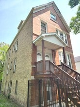 5325 S Honore St in Chicago, IL - Building Photo - Building Photo