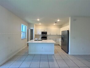 2617 SE 10th St in Homestead, FL - Building Photo - Building Photo
