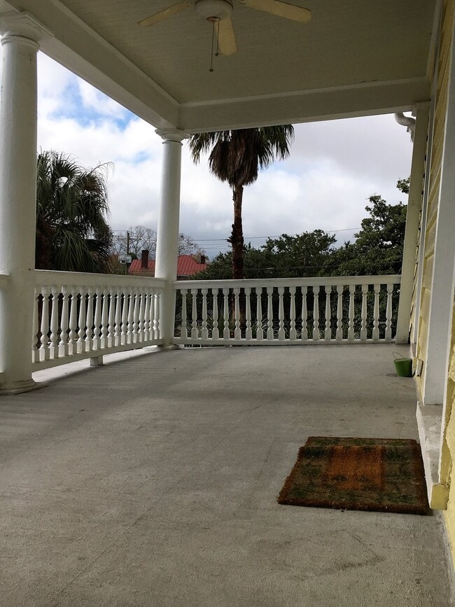 212 Calhoun St in Charleston, SC - Building Photo - Building Photo