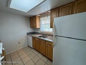 205 Bristol Ln in Melbourne, FL - Building Photo - Building Photo