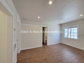 154 E Eagle St in Long Beach, CA - Building Photo - Building Photo