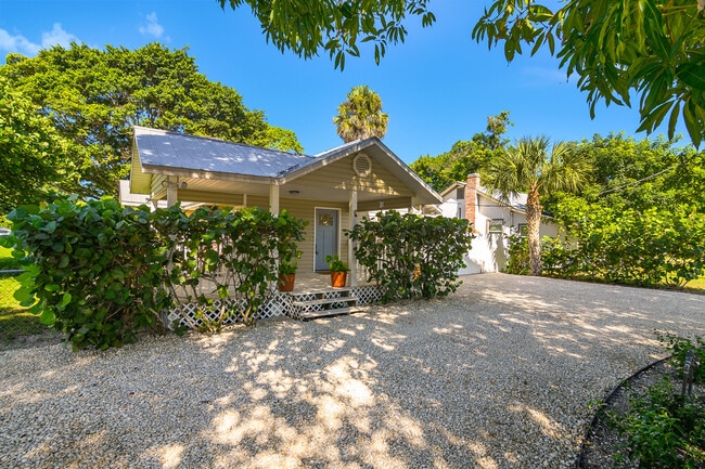 27748 Pullen Ave in Bonita Springs, FL - Building Photo - Building Photo