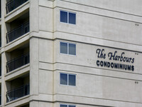 The Harbours Condominiums in Jeffersonville, IN - Foto de edificio - Building Photo