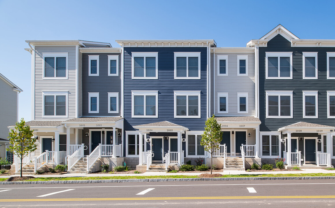 Village at Park River in Hartford, CT - Building Photo