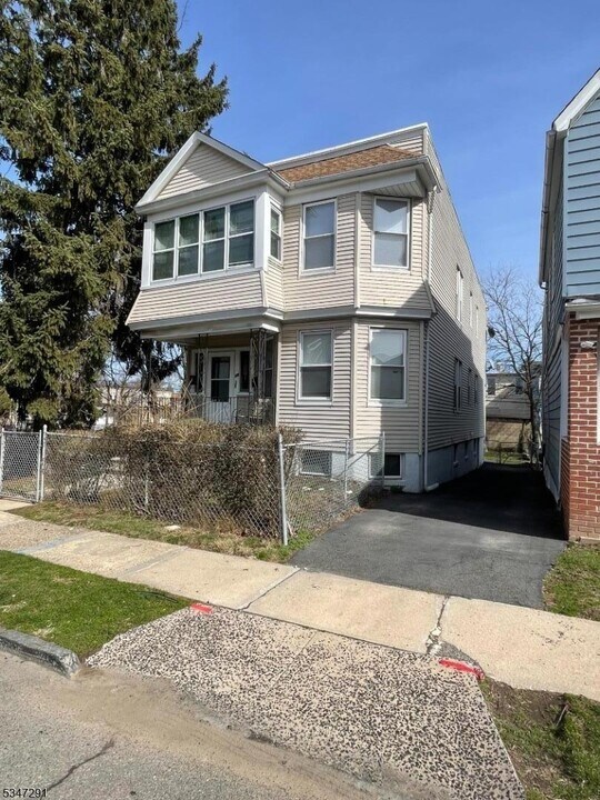 78 Crawford St in East Orange, NJ - Building Photo