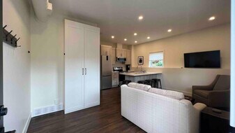 691-697 7 St in Fernie, BC - Building Photo