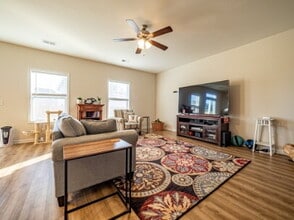 3080 Matthews Dr in Sumter, SC - Building Photo - Building Photo
