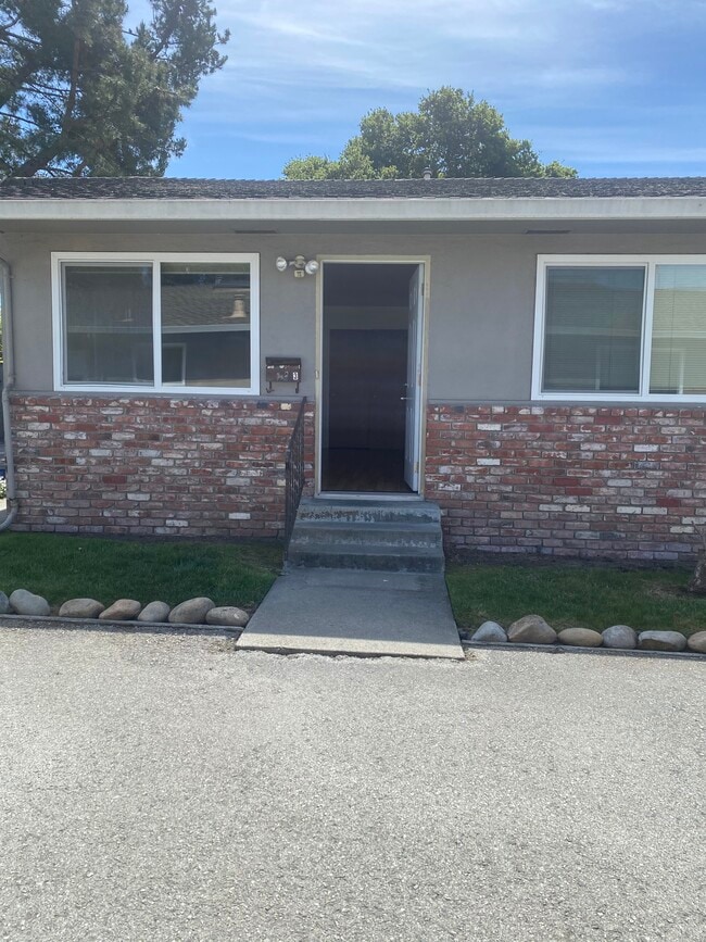 714 Pine St, Unit #3 in Santa Cruz, CA - Building Photo - Building Photo