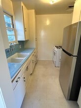 10630 Holman Ave in Los Angeles, CA - Building Photo - Building Photo