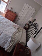 363 Laurel St, Unit Studio in Hartford, CT - Building Photo - Building Photo